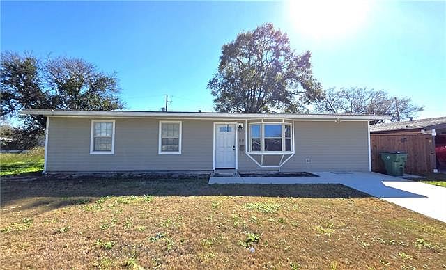 1st image of 2124 Dupont Dr