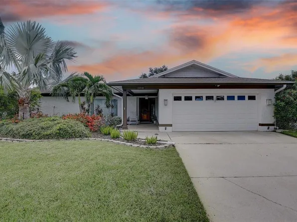 2098 Swan Ln, Safety Harbor, FL 34695