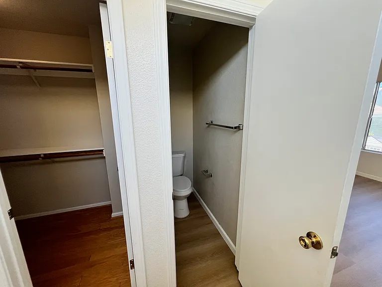 339 Torrington Dr #1 — Photo 15