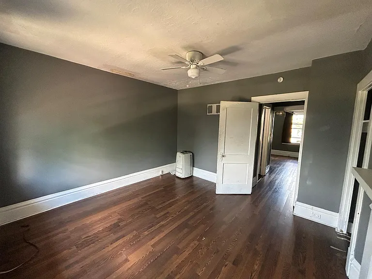 1502 Davis Ave — Photo 6
