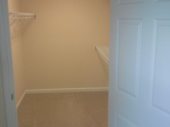 Master BR Lg Walk-in Closet