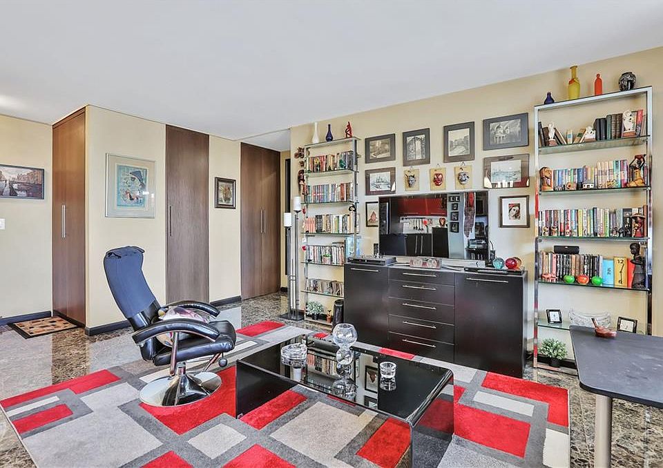1st image of 2932 W 5th St APT 18A