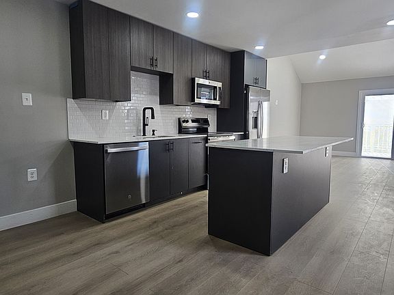 2nd image of 324 South St #3