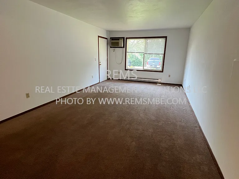 544 E Slifer St — Photo 10