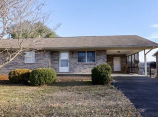 150 Bart Green Dr, Johnson City, TN 37615