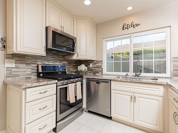 4th image of 9649 Derald Rd