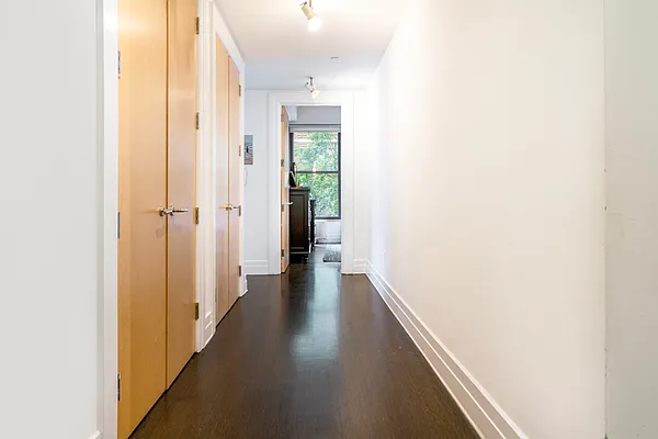 Rented by Compass | media 22