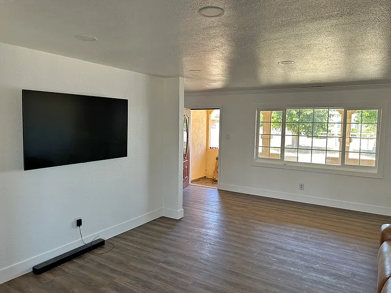 15150 Dakota Rd — Photo 2
