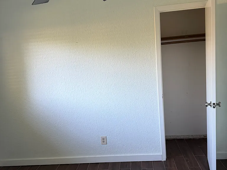 137 Old Angleton Rd — Photo 10