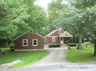 374 Rockland Rd, Scituate, RI 02857
