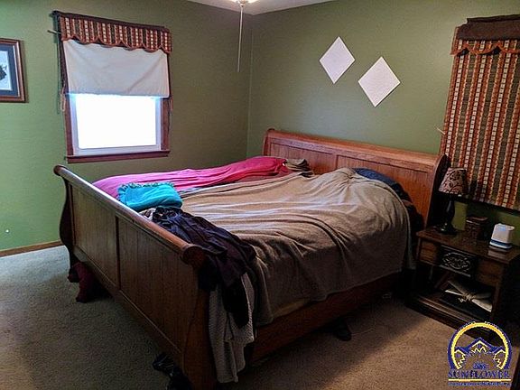 5th image of 830 Waverly Way