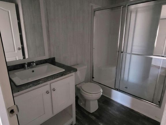 5th image of 1462 Center Dr #123