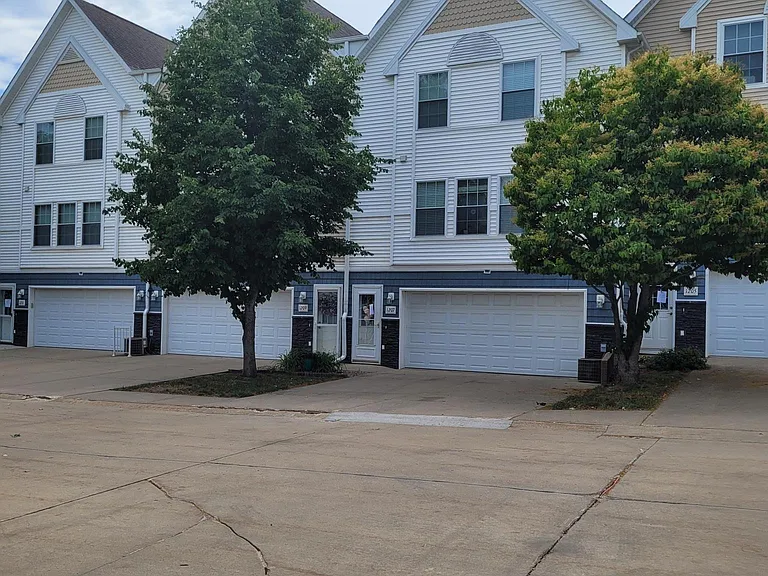1207 SE Village View Ln — Photo 10