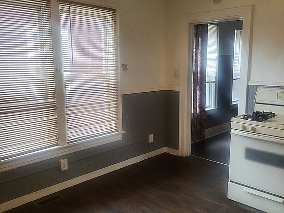 3rd image of 220 Kirby Ave