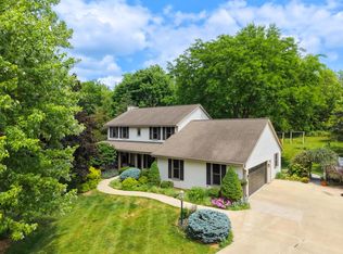 952 Greenway TERRACE, Hartland, WI 53029