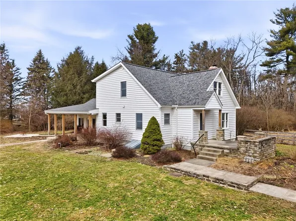 220 W Cruikshank Rd, Butler, PA 16002
