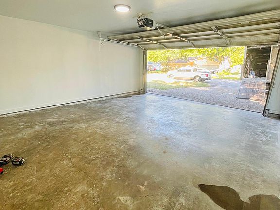 4th image of 3709 Northpark Dr