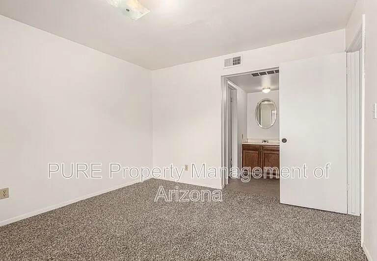 810 W 2nd St #D — Photo 22