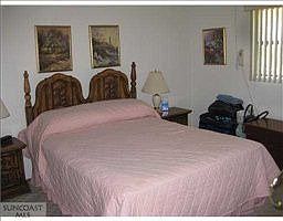 5th image of 1371 Mission Cir