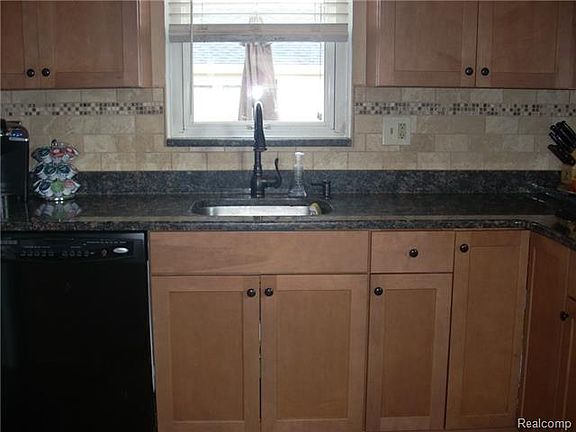 5th image of 6714 Schaller St