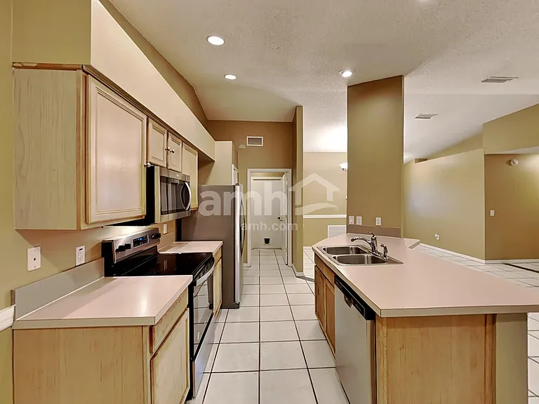 11224 Cypress Leaf Dr — Photo 5