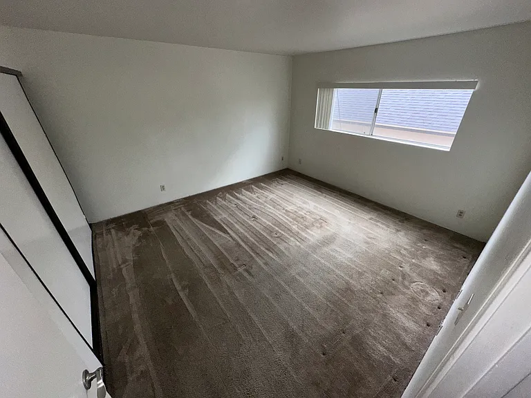 14141 Tiara St #5 — Photo 5