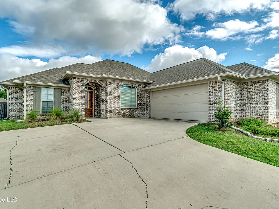 1223 Addison Ln
