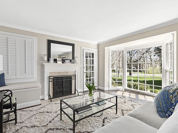 2nd image of 433 Lynnwood Blvd