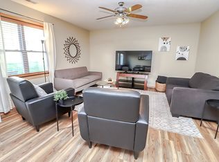 3530 McLaughlin Dr, Lincoln, NE 68516