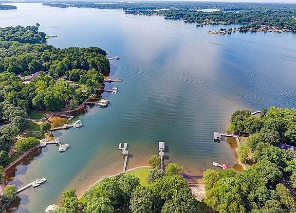 4th image of 4619 Welborn Dr
