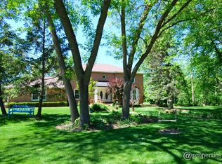 1706 Lexington Rd, Libertyville, IL 60048