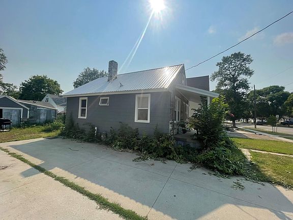 4th image of 1205 3rd Ave S