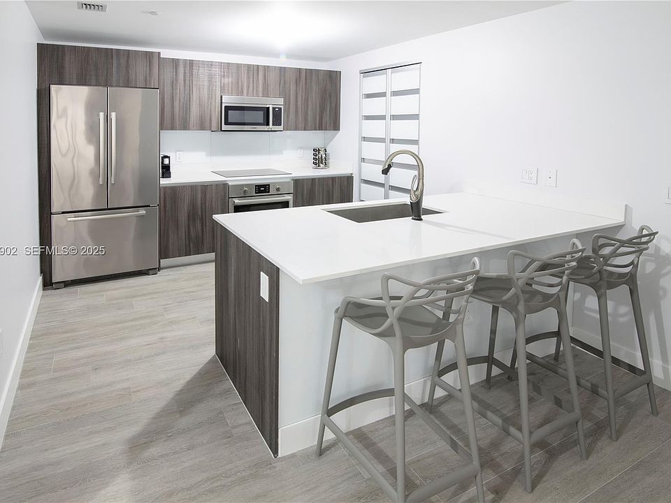1st image of 488 NE 18th St Unit 2610