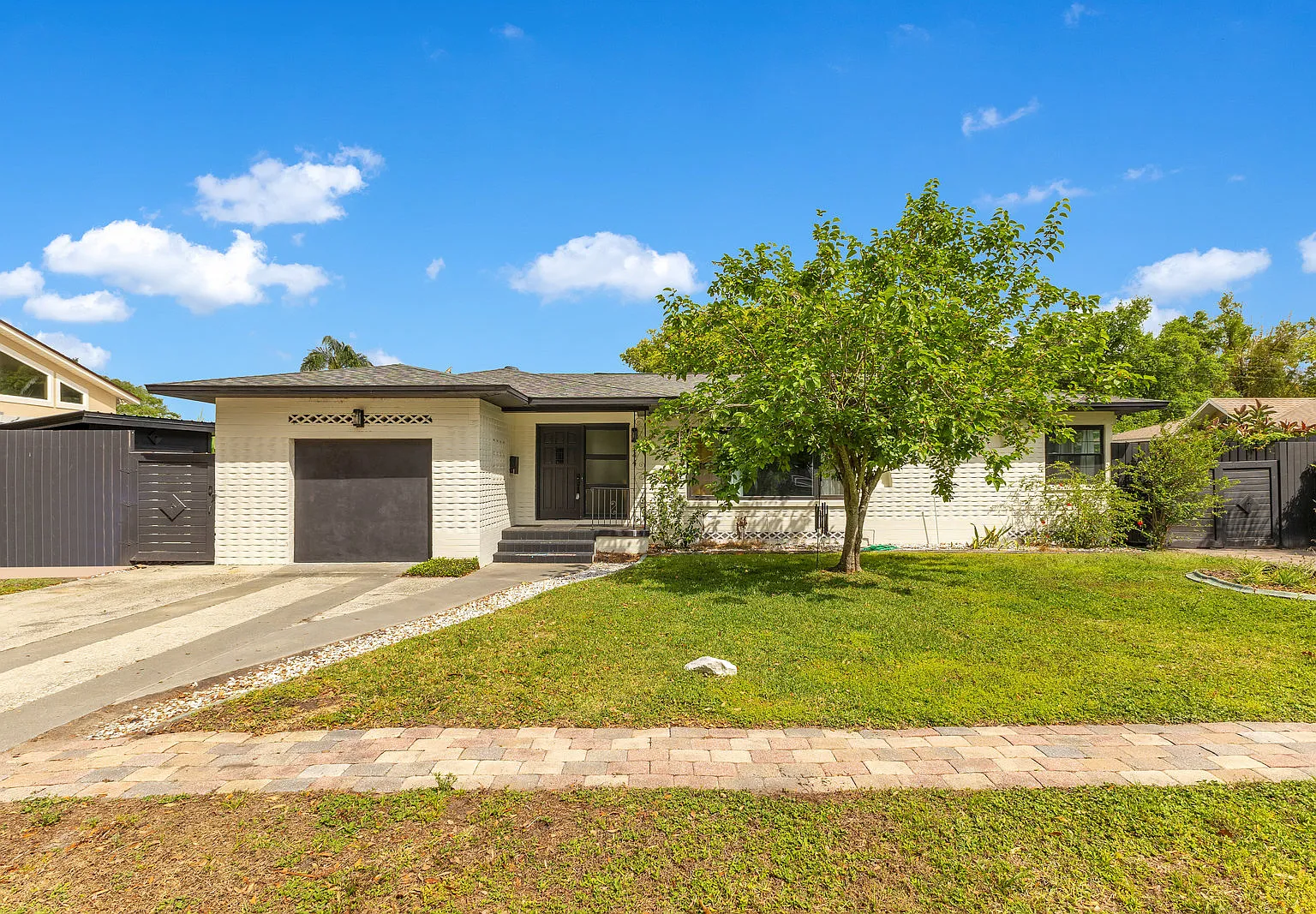 3 bed, 1345 sqft, $4,500 — Photo 1