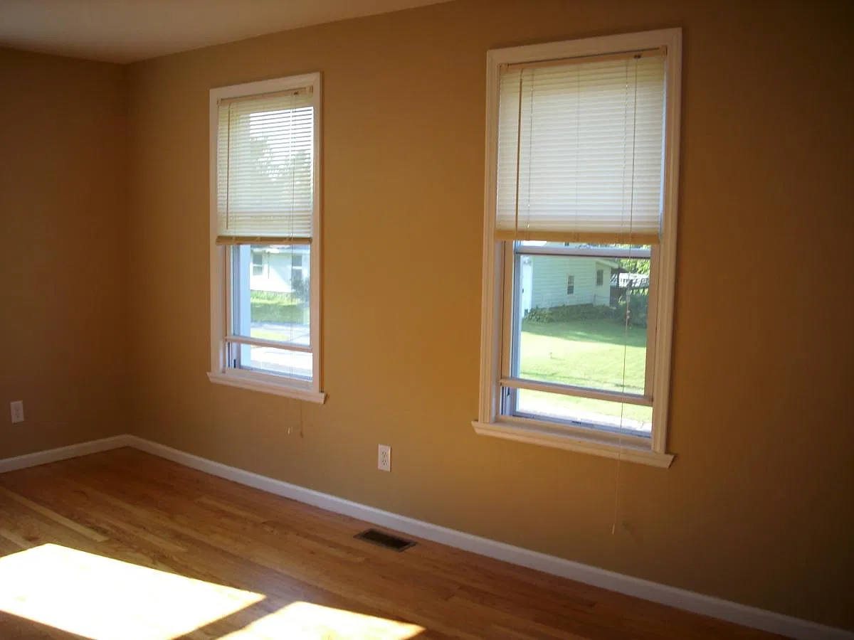 3 bed, 1000 sqft, $1,900 — Photo 4