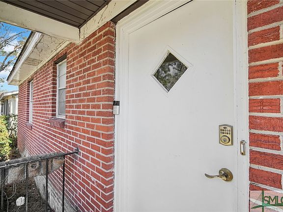 5th image of 112 Bowman Avenue