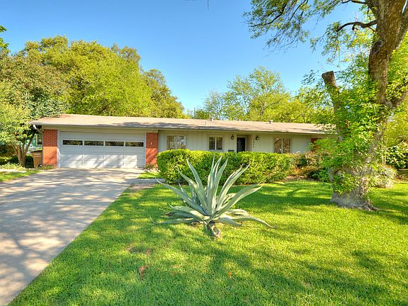 4th image of 2600 Twin Oaks Dr