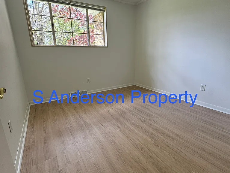 4124 Buckingham Dr — Photo 8