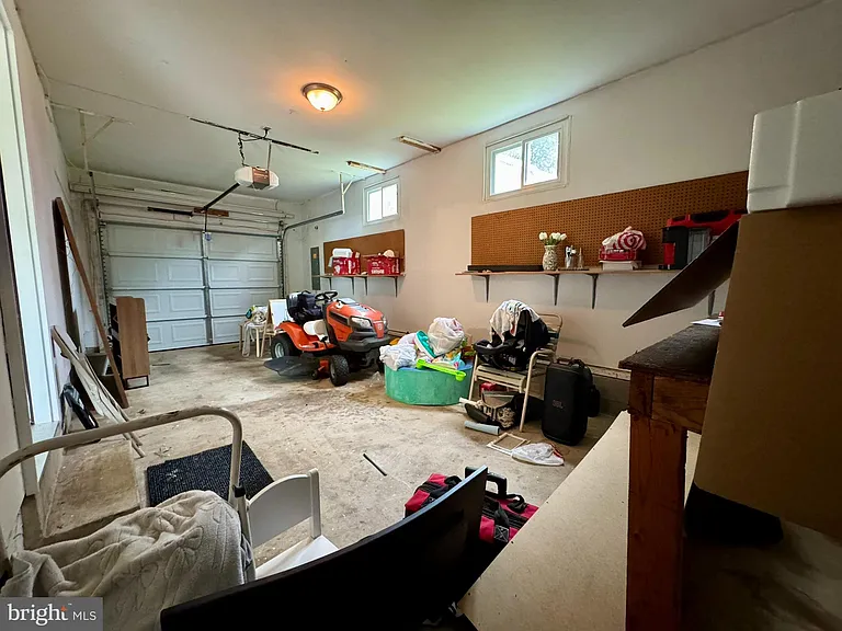 13203 Hampshire Ct — Photo 21