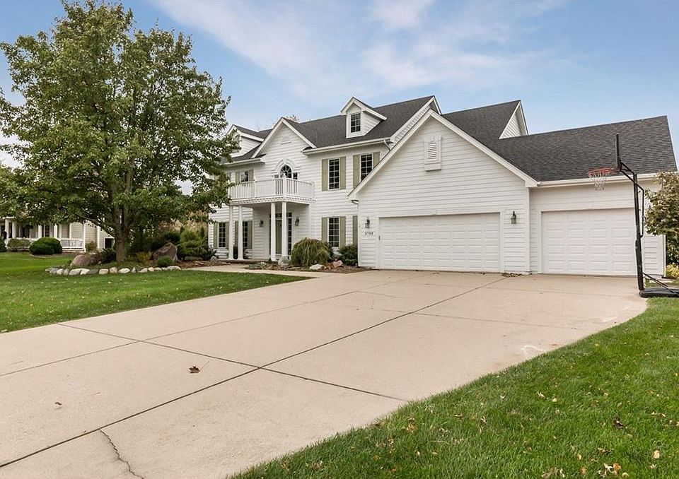 1st image of 3708 132nd Cir
