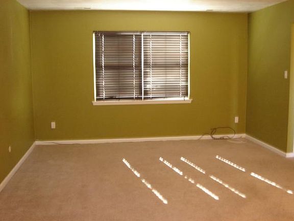 2nd image of 3912 Topaz Ln