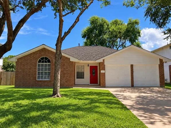 1827 Oak Ridge Dr, Kemah, TX 77565