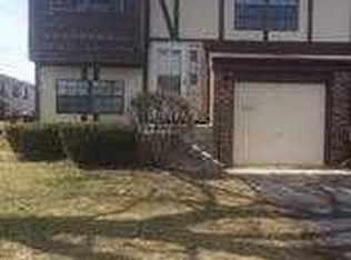 4197 Continental Dr, Waukegan, IL 60087