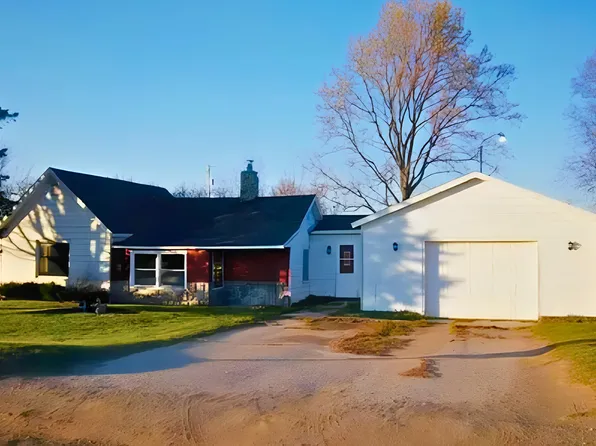 1201 W Moore Rd, Grant, MI 49327