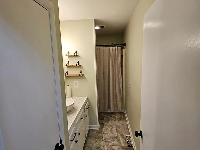 205 Edgewood St — Photo 12