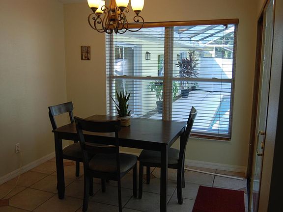3rd image of 47 Lake Wood Cir