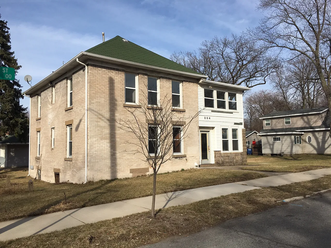 204 Fogarty St photo 1