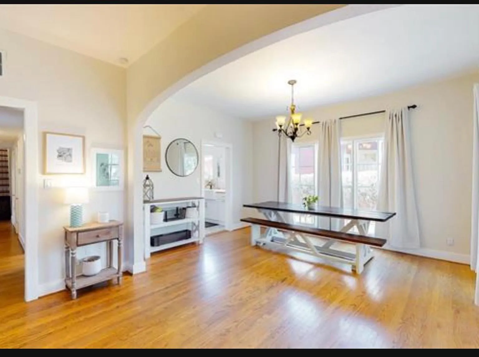 4 bed, 1900 sqft, $1,950 — Photo 2