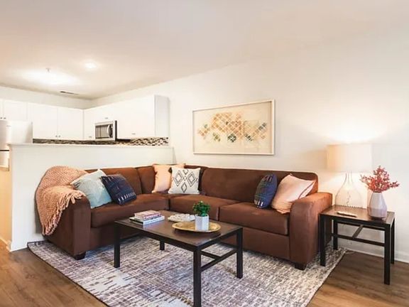 3rd image of 1909 Sunchase Dr APT K4
