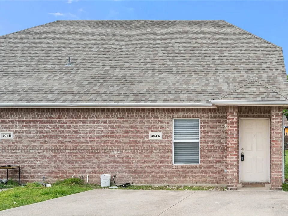 404 Kings Way Dr #A